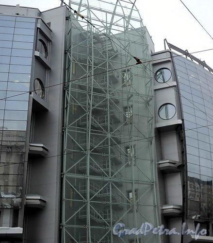 Комендантская пл., д. 1. ТРК «Атмосфера». Конструкции здания. Фото февраль 2011 г.