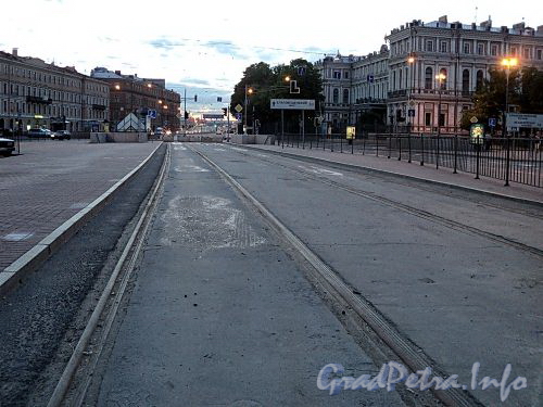 Трамвайные пути на площади Труда. Фото июнь 2010 г.