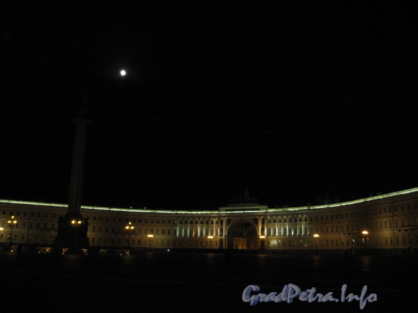 Дворцовая площадь без снега лунной ночью. Фото февраль 2009 г.