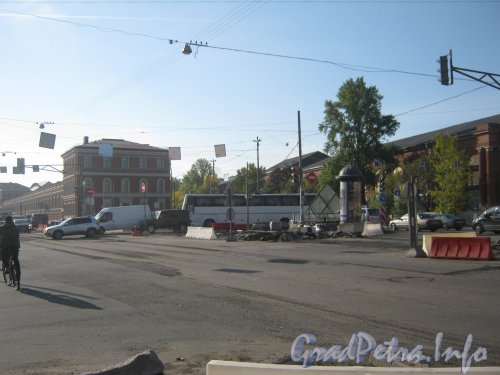 Площадь Труда. Общий вид со стороны Конногвардейского бульвара. Фото 18 сентября 2012 г.