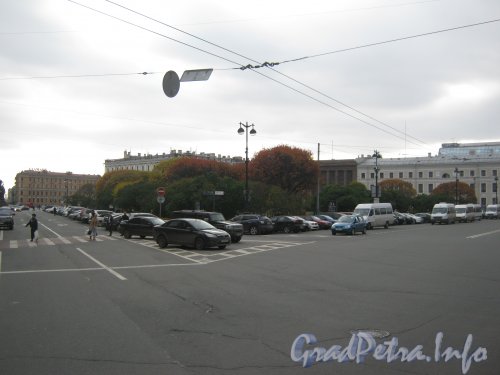 Исаакиевская площадь. Вид с Малой Морской улицы. Фото 19 октября 2012 г.