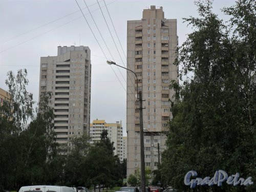 Площадь Льва Мациевича. Вид на площадь со стороны улицы Парашютной.