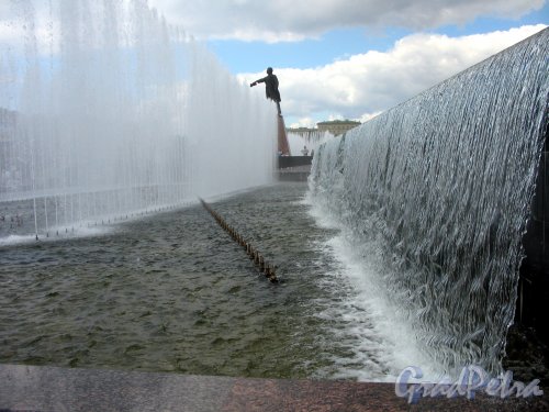 Московская пл. Вид на фонтан, каскад и памятник В.И. Ленину. Фото 2013 г.