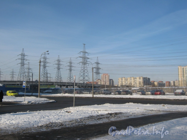 Перспектива Красногвардейского района с ул. Кржижановского в сторону. Фото февраль 2012 г.