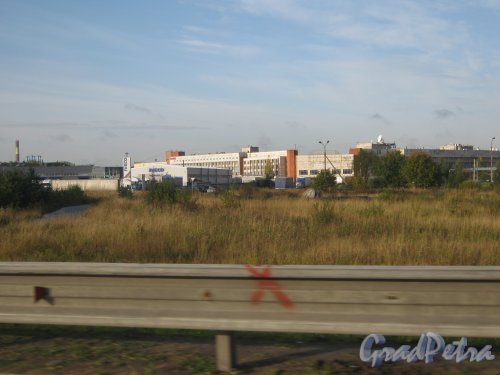 Выборгский район. Промышленная территория Парнас. Вид зданий на территории с КАД. Фото 2 октября 2012 г.