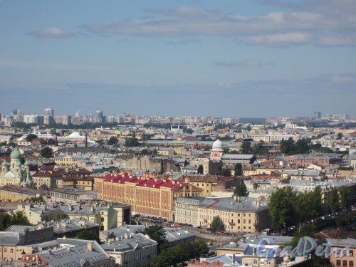 Вид на Коломну в районе Лермонтовского проспекта и Хоральной Синагоги с Троицкого собора. Фото 21 августа 2012 г.