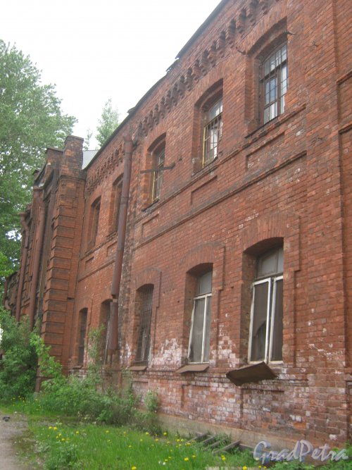 Адмиралтейский район. Территория бывшего Варшавского вокзала. Фрагмент одного из зданий. Фото 30 мая 2013 г.