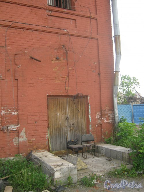 Адмиралтейский район. Территория бывшего Варшавского вокзала. Фрагмент одного из зданий. Фото 30 мая 2013 г.