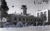 Пр. Обуховской Обороны, д. 43. Здание Шлиссельбургской пожарной части. Фото 2001 г. (из книги «Историческая застройка Санкт-Петербурга»)