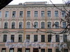 Большой пр. В.О., д. 2 / 1-я линия В.О., д. 18. Доходный дом И. В. Голубина (И. И. Зайцевского). Фрагмент фасада по проспекту. Фото май 2010 г.