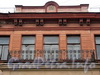 Большой пр. В.О., д. 3. Доходный дом М. А. Соловейчика. Фрагмент фасада. Фото май 2010 г.