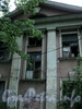 Аптекарский пр., д. 16. Дом физкультуры. Уцелевшая часть фасада. Фото 26 мая 2010 г.