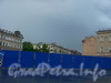 проспект Добролюбова, дом 12. Строительная площадка, после сноса здания, вид от Мытнинской набережной. Фото 17 августа 2004 года