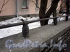 Костромской пр., д. 21. Фрагмент ограды со стороны Енотаевской улицы. Фото апрель 2010 г.