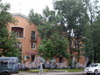 Среднеохтинский пр., д. 31, фрагмент фасада здания. Фото 2008 г.