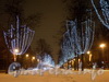 Новогоднее оформление Московского проспекта в районе Новодевичьего монастыря.