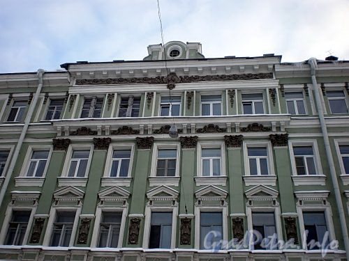 Греческий пр., д. 23. Бывший доходный дом. Фрагмент фасада здания. Фото декабрь 2009 г.