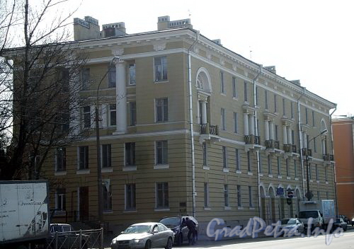 Большеохтинский пр., д. 7. Общий вид здания. Фото апрель 2009 г.