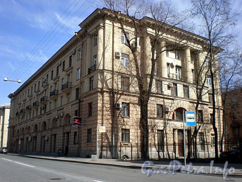 Большеохтинский пр., д. 31. Общий вид здания. Фото апрель 2009 г.