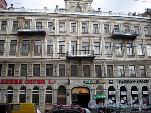 Владимирский пр., д. 8. Бывший доходный дом. Фасад здания. Фото март 2010 г.