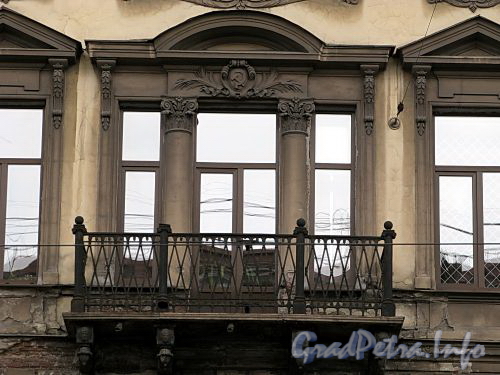 Владимирский пр., д. 14. Балкон. Фото июнь 2009 г.