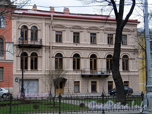Большой пр. В.О., д. 10. Особняк А.Ф. Юнкера (Л.В. Голубева). Фасад здания. Фото май 2010 г.