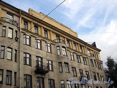 Фасад здания по Каменноостровскому пр.