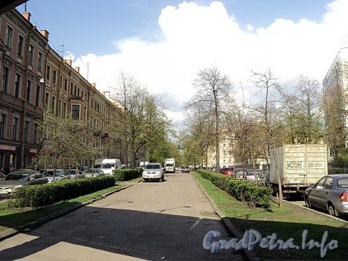 Перспектива бульвара Клинского проспекта от Московского проспекта в сторону Бронницкой улицы. Фото май 2010 г.