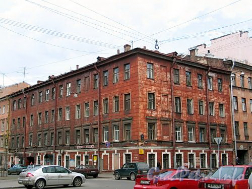 Малодетскосельский пр., д. 8 / Верейская ул., д. 42. Общий вид здания. Фото май 2010 г.