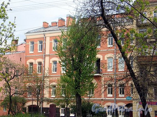 Малодетскосельский пр., д. 24. Фасад здания. Фото май 2010 г.