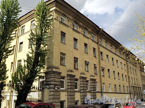 Малодетскосельский пр., д. 27. Общий вид здания. Фото май 2010 г.