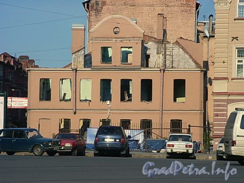 проспект Добролюбова, дом 12. Фото июнь 2004 года