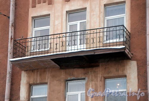 Константиновский пр., д. 20, лит. А. Решетка балкона. Фото декабрь 2009 г.