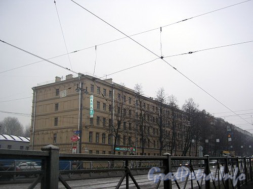 Московский пр., дом 102. Общий вид жилого дома. Фото 2009 года.
