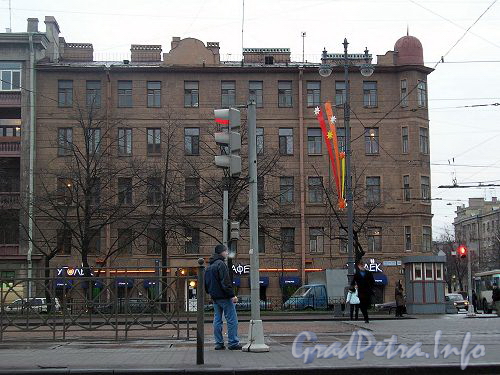 Московский пр., дом 180. Фасад со стороны Московского проспекта.
