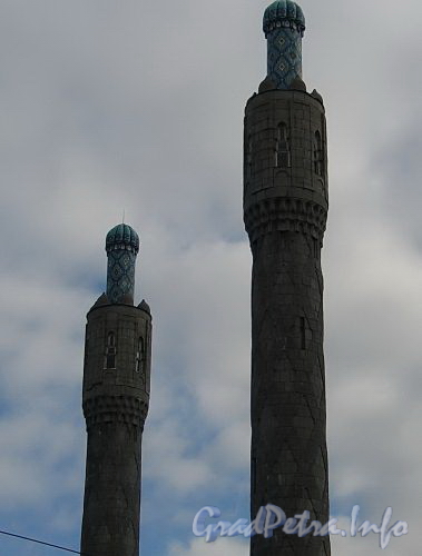 Кронверкский пр., д. 7. Соборная мечеть. Минареты. Фото октябрь 2010 г.