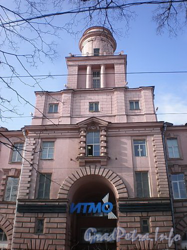 Кронверкский пр., д. 49. Центральная башня. Фото март 2010 г.