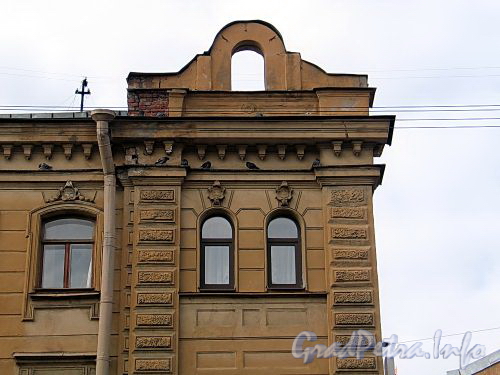 Кронверкский пр., д. 51. Фрагмент фасада. Фото октябрь 2010 г.