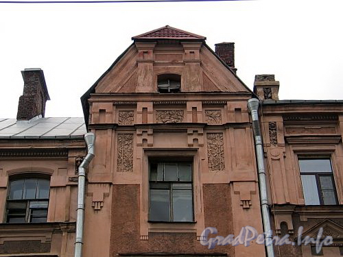 Кронверкский пр., д. 79. Фрагмент фасада. Фото октябрь 2010 г.