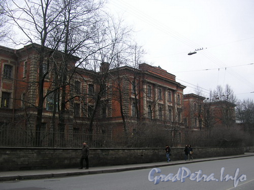 Общий вид здания. Фото 2006 г.
