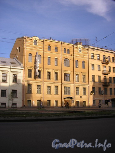 Лиговский пр. д. 114, общий вид здания. Фото 2005 г.