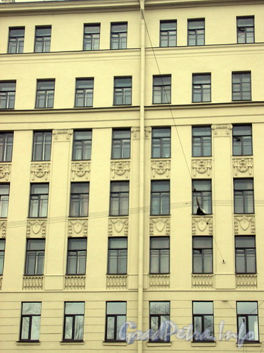 Лиговский пр. д. 145, ул. Тюшина д. 2, фрагмент фасада по  Лиговскому проспекту. Фото 2007 г.