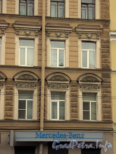 Лиговский пр. д. 160, фрагмент фасада здания. Фото 2007 г.