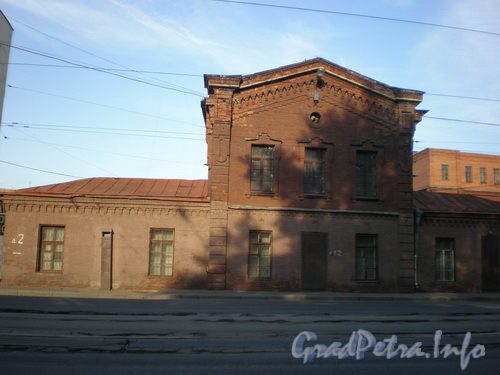 Новочеркасский пр., д. 2, здание казарм Новочеркасского полка. Фото 2008 г.