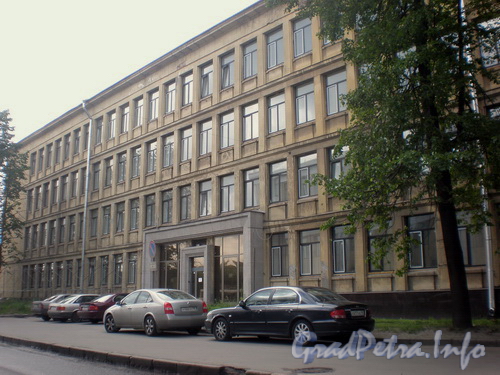 Полюстровский пр., д. 32, фасад здания по Полюстровскому проспекту. Фото 2008 г.