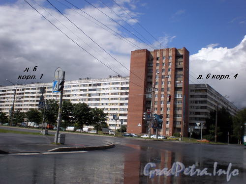 Пересечение Северного проспекта и улицы Есенина (Северный пр., д.6 корпуса 1 и 4). Фото 2008 г.