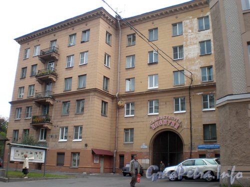 Большой Сампсониевский пр., д. 75, общий вид здания. Фото 2008 г. 