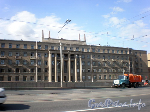 Заневский пр., д. 4, общий вид здания. Фото 2008 г.