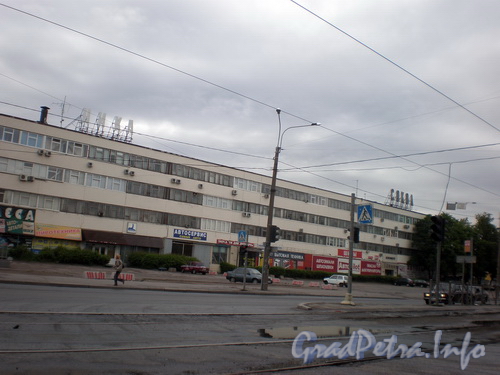 Ириновский пр., д. 2, общий вид здания. Фото 2008 г.