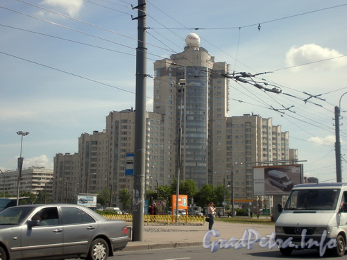 Ленинский пр., д. 102, общий вид здания. Фото 2008 г.